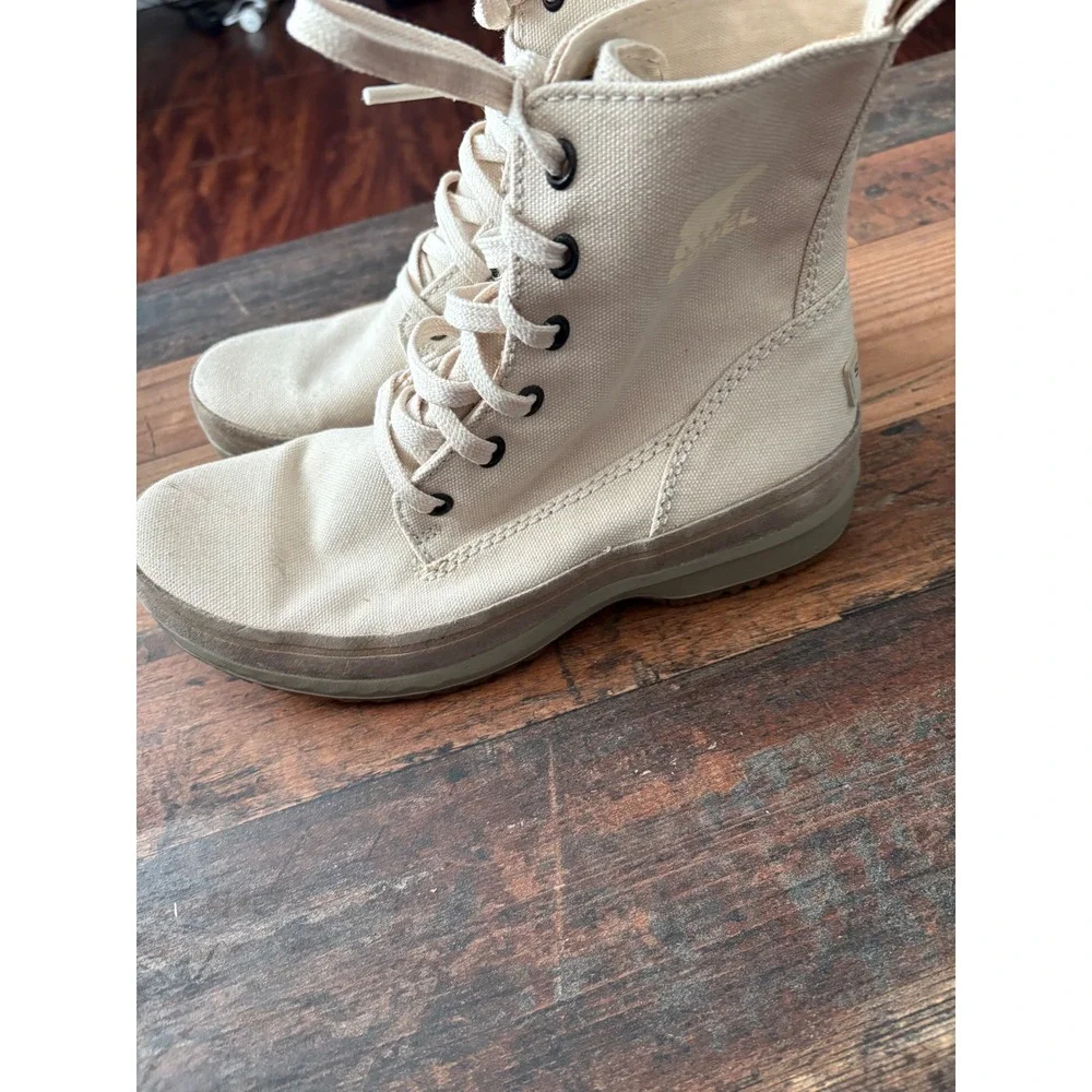 Sorel men caribou